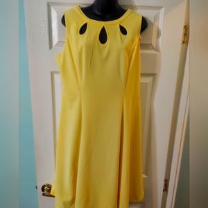 Yellow ladies dress above the knee sleeveless never worn